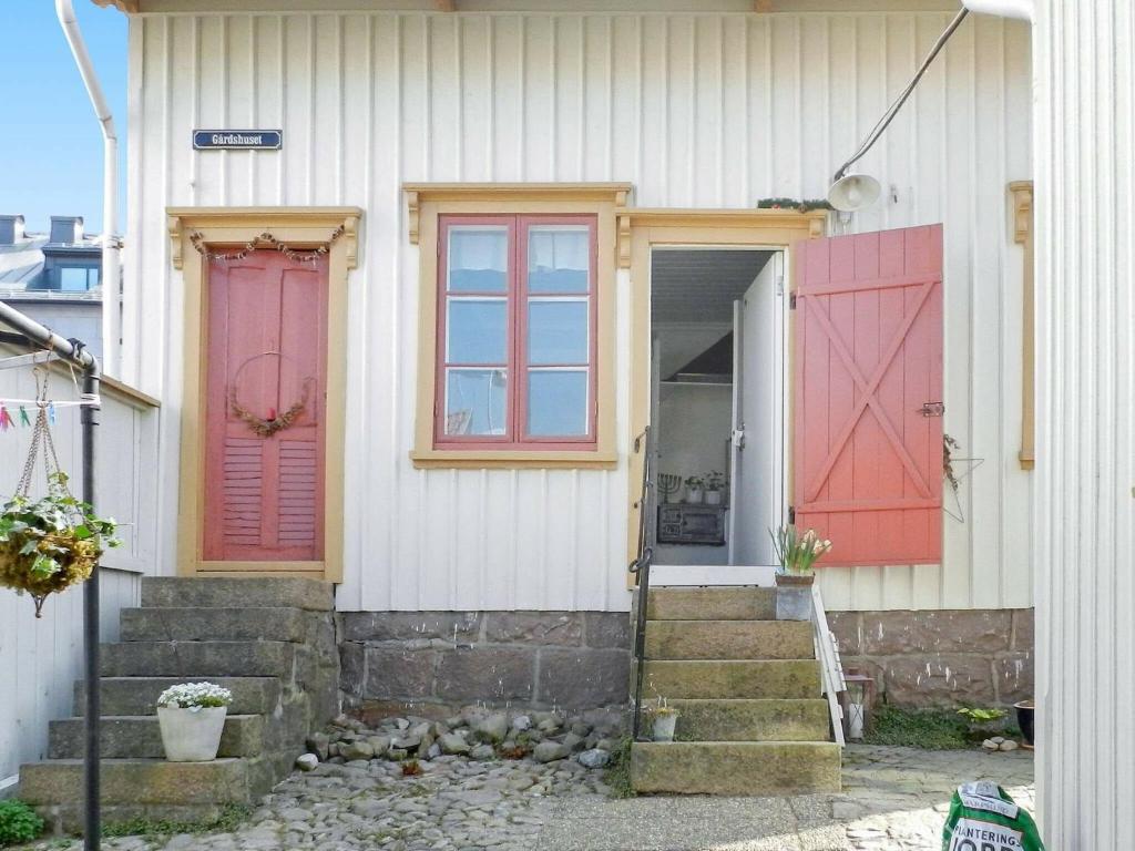 6 Person Holiday Home In Lysekil - 데브레센