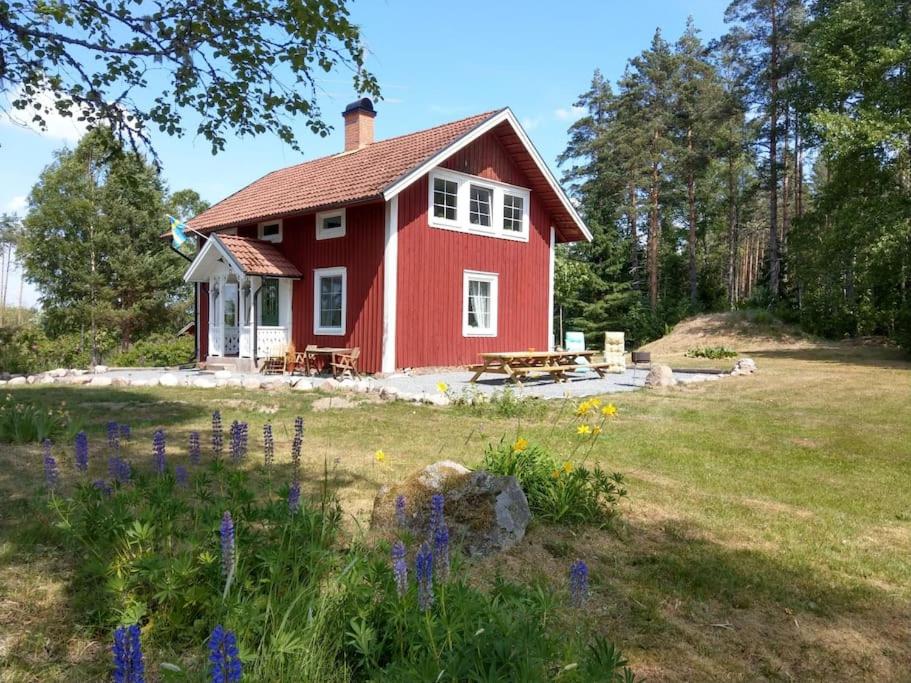 Sandbacken cottage in the forest - Laxå