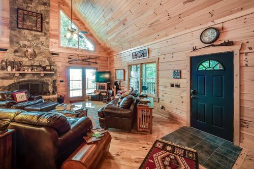 Beaver Lake, Rising Fawn airbnb, hotels and vacation rentals