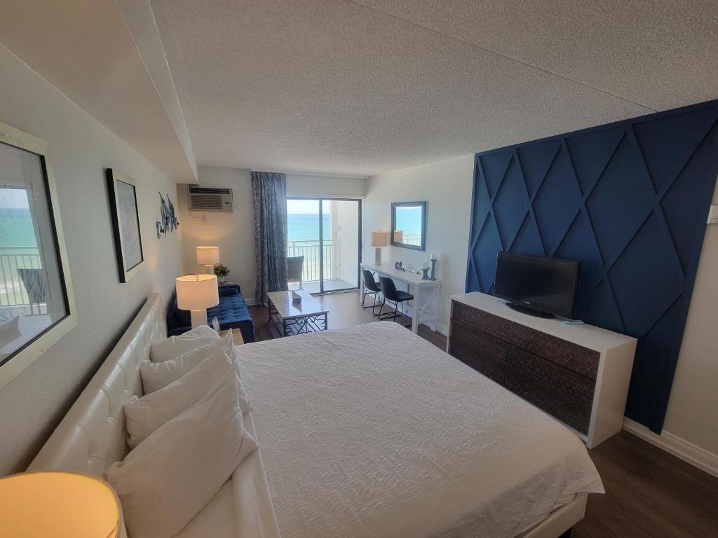 Beautifully Updated Ocean Front King Suite! Sea Mist Resort 20806 - Perfect For 2-4 Guests! - Garden City, SC