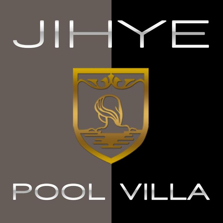 Jihye Pool Villa - Angeles