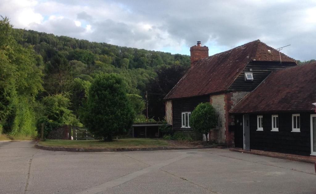 The Old Smithy - South Downs