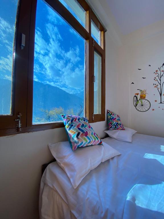 Safarnama Homestay - Rooms With Mountain And Sunset View - 마날리