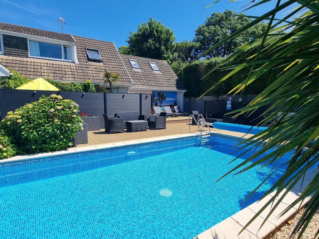 Beautiful apartment with private pool near Tenby - Wales