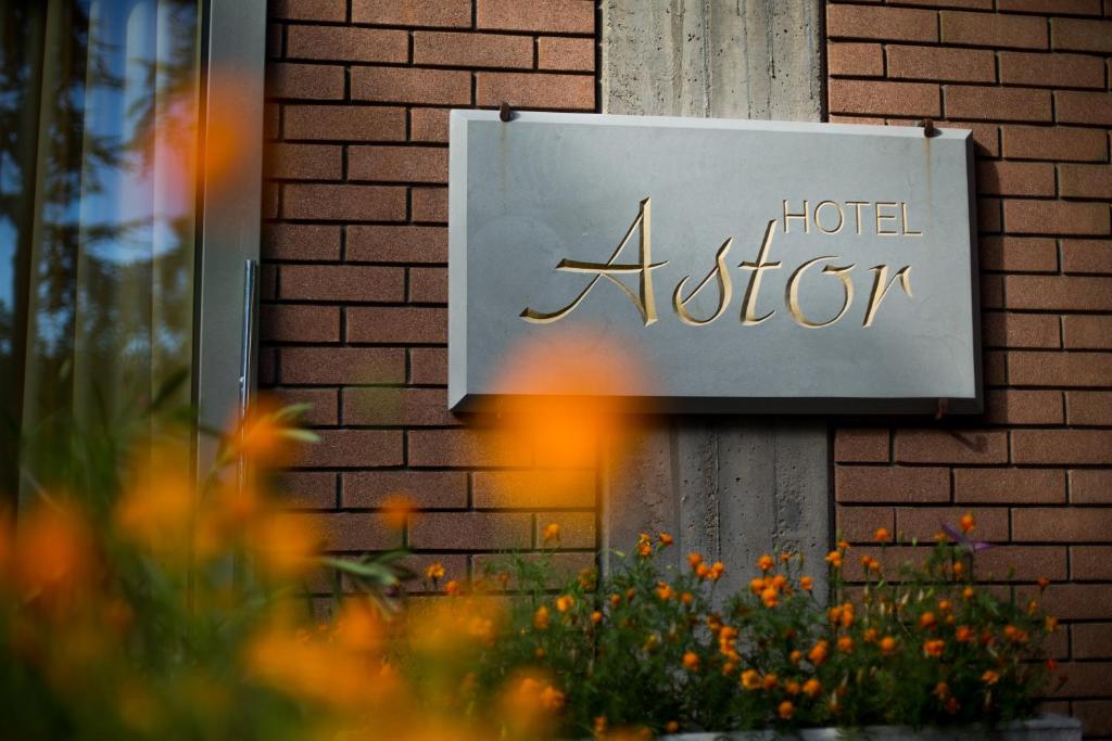 Hotel Astor - 모데나