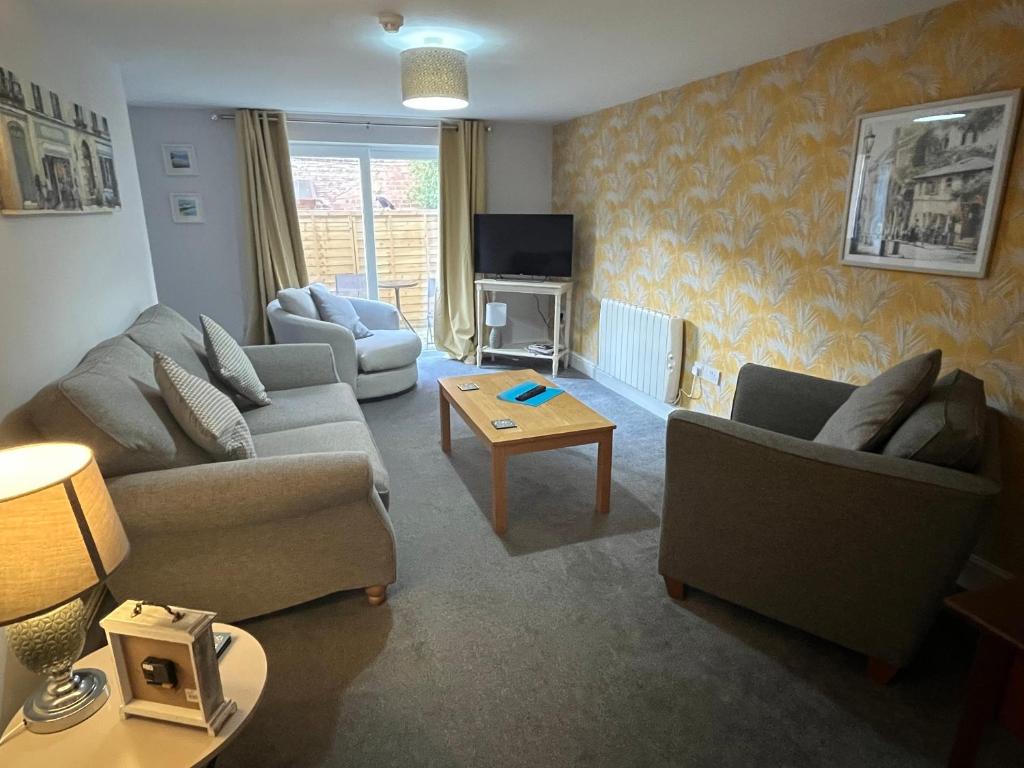 Ground Floor Central Apartment With Outdoor Space - Carlisle
