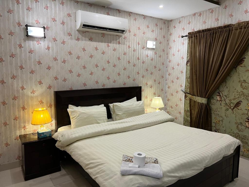 Royal Three Bed Room Full House Dha Phase 6 Lahore - Pakistán