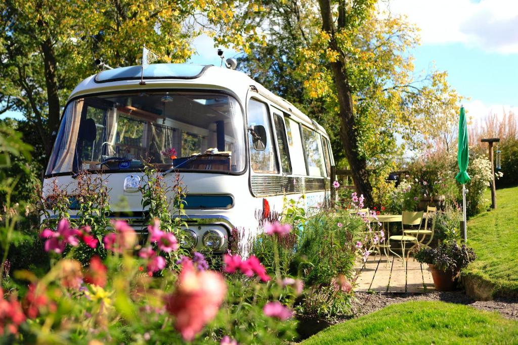 Finest Retreats - Majestic Bus - Hay-on-Wye