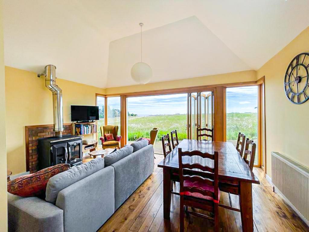 Quirky, Cosy 3br Cottage With Patio In Canty Bay, Sleeps 10 - North Berwick