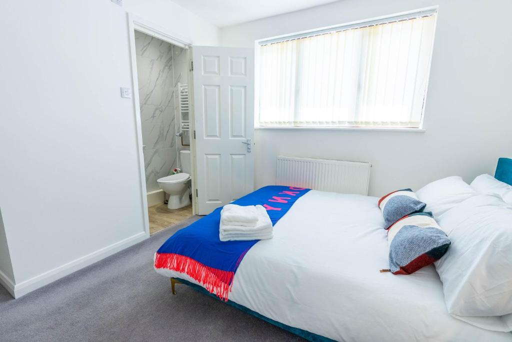 4 Bedroom House With Free Parking Aylesbury Cherwell Rd - Buckinghamshire