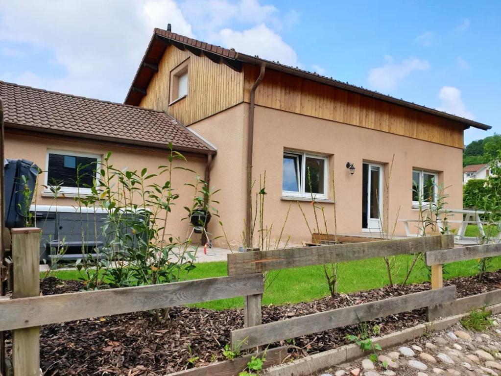 Cottage De Noémia, Maison Avec Extérieur, Spa, Proche Du Lac De Gérardmer - La Bresse