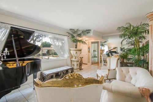 Vermont Square Los Angeles airbnb, hotels and vacation rentals