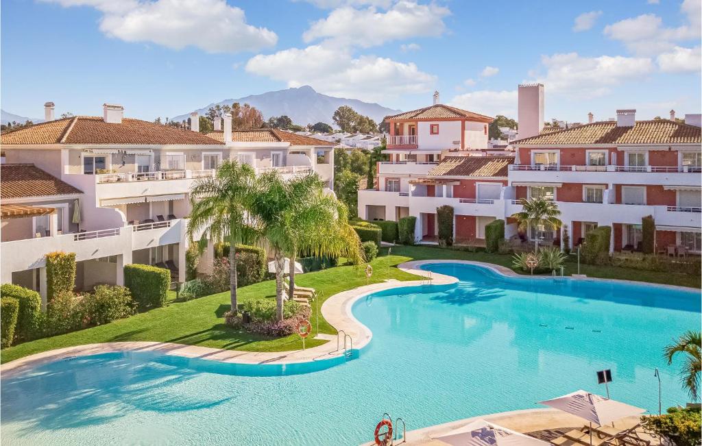 Awesome Apartment In Estepona With 2 Bedrooms, Wifi And Outdoor Swimming Pool - Veracruz