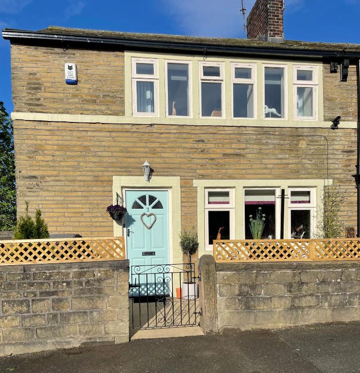 Cute And Cosy 2 Bed Cottage - Huddersfield