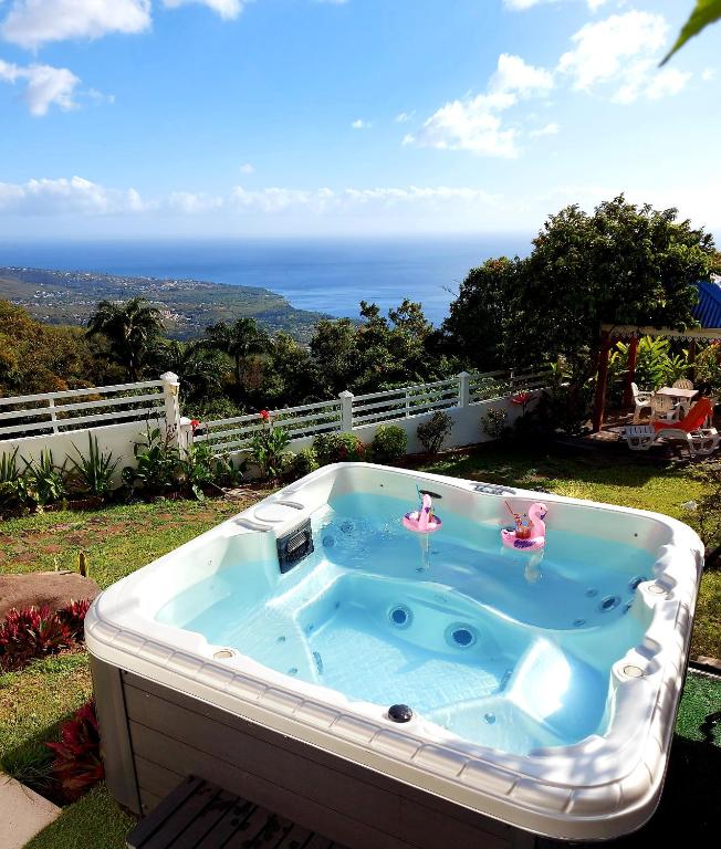 Bélavue & Spa Privé, Avec Vue Panoramique Sur Mer, Jardin Créole Paysager, Jacuzzi Privé - Parc national de la Guadeloupe