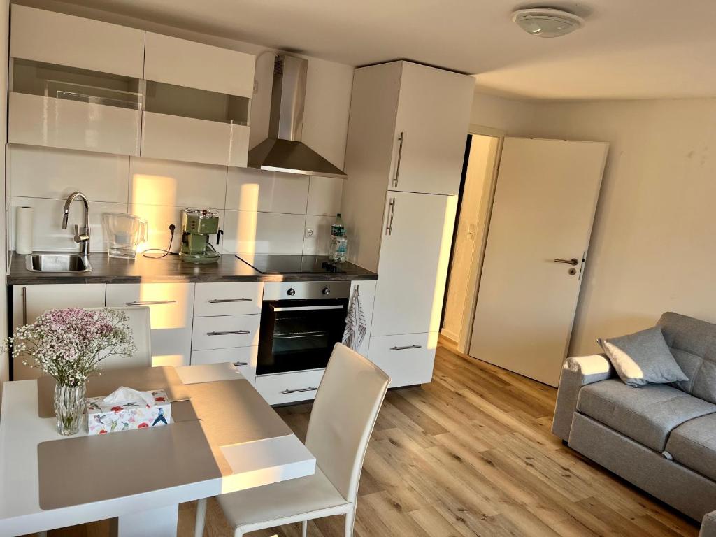 Shining Little Apartment In Bamberg - Bischberg