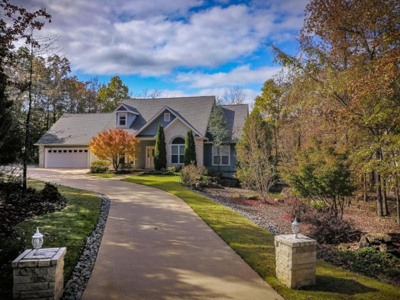 11 Belleza Court - A Beautiful Home On The 11th Gr - Hot Springs Village, AR