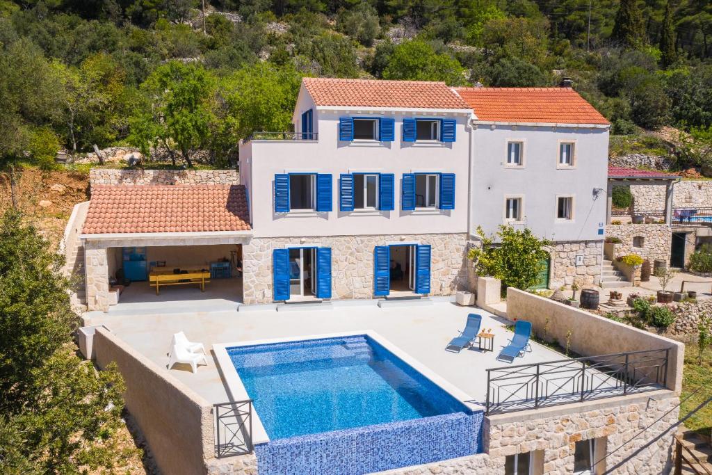 Villa Korta - Spacious House With Pool - Mljet