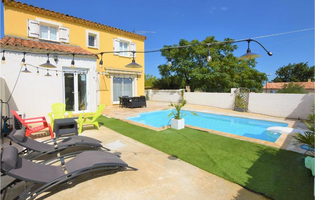 Awesome Home In Pont-saint-esprit With Outdoor Swimming Pool, Indoor Swimming Pool And 3 Bedrooms - Pont-Saint-Esprit