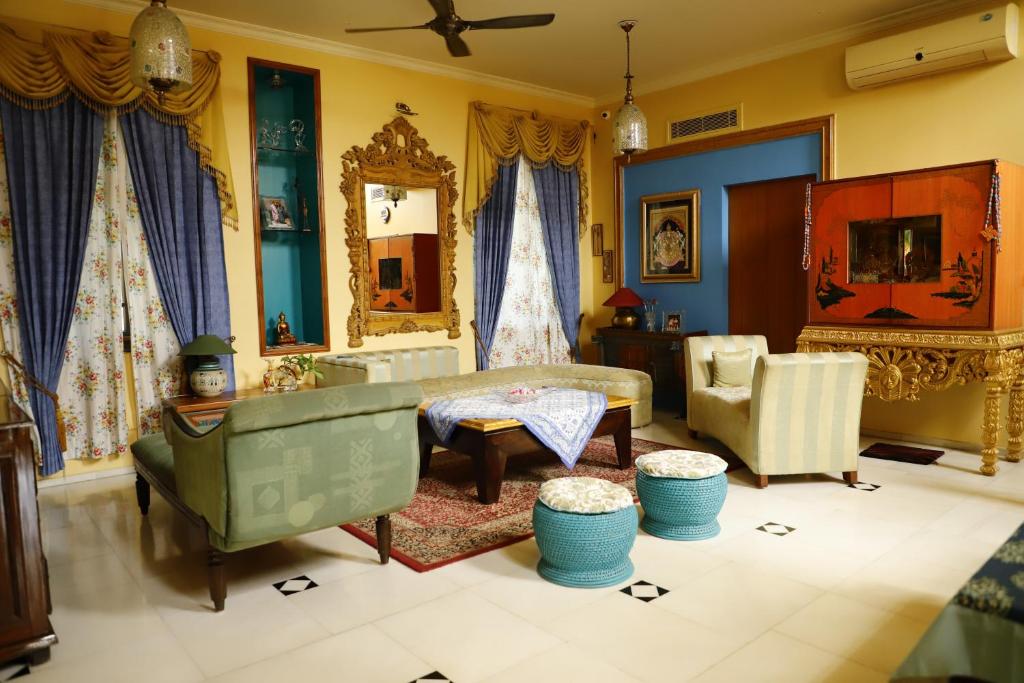 Four Private Rooms At A Luxury Villa - Jaipur
