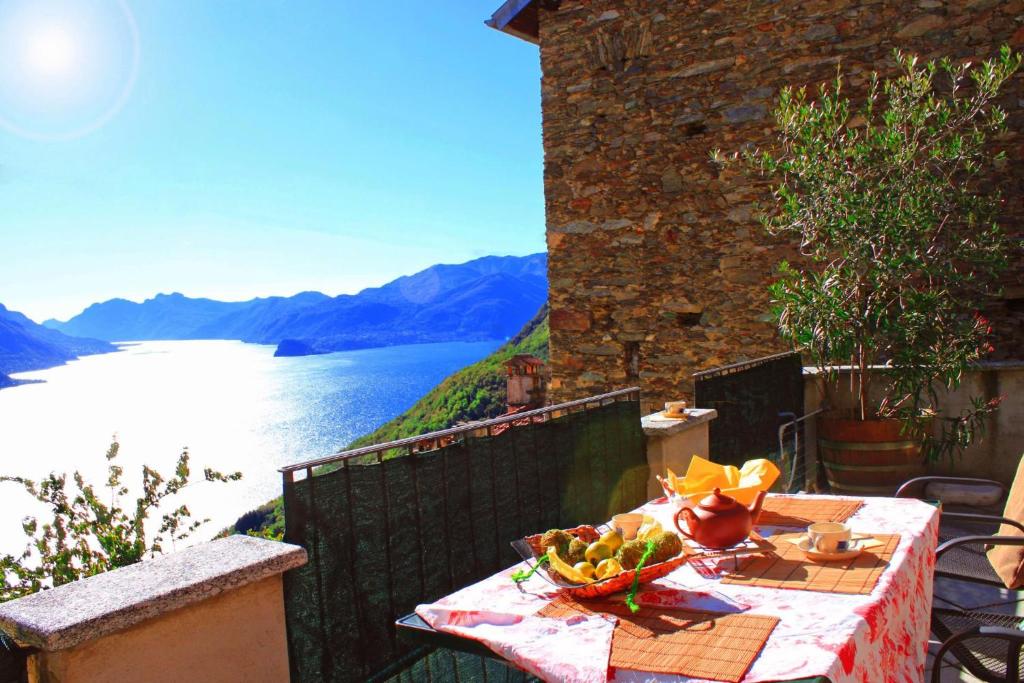 Borgo Sanmartino Country Holiday Home With Lake View - Varenna