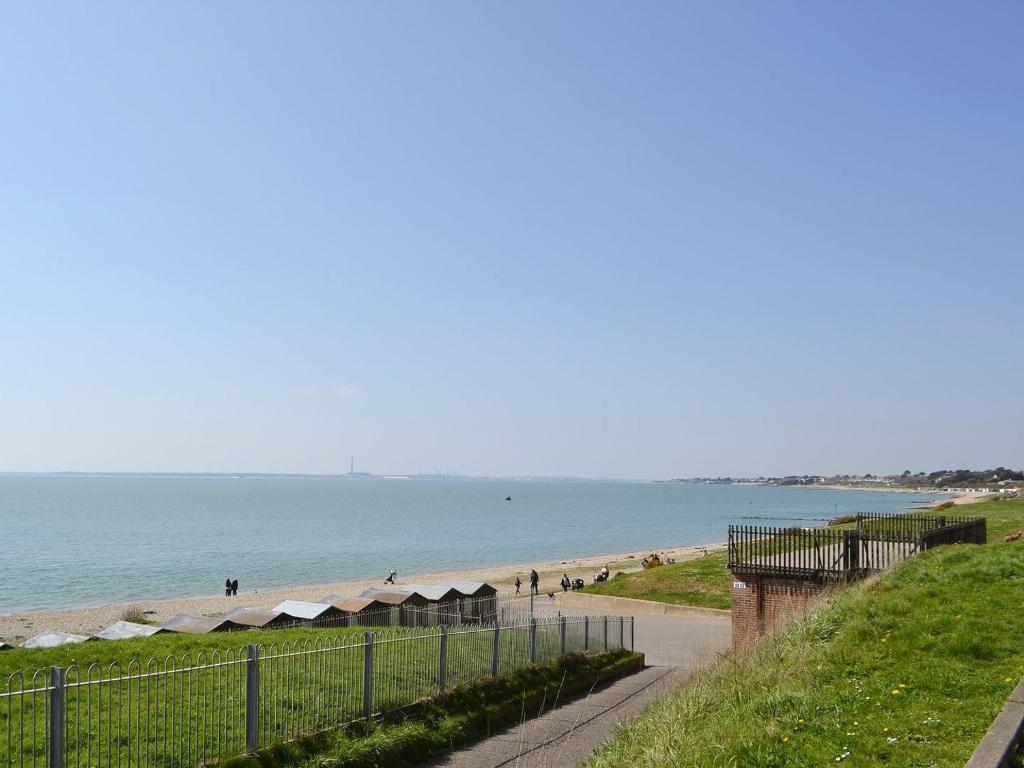 3 Bedroom Accommodation In Lee-on-the-solent, Near Portsmouth - Hampshire