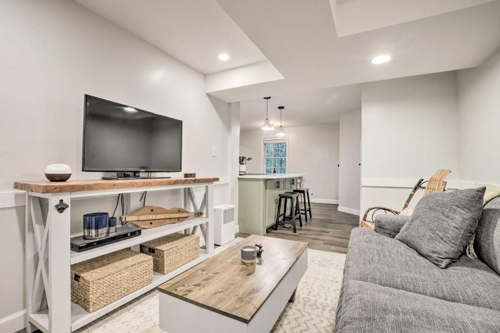 Dog-friendly Raleigh Apartment About 5 Mi To Downtown! - Lake, Raleigh