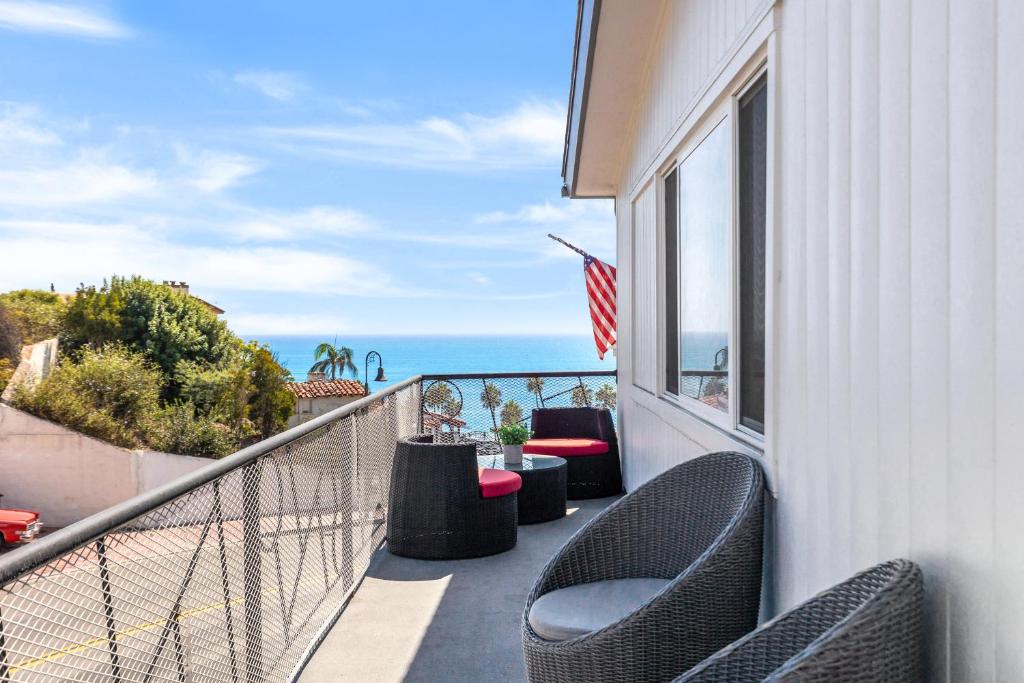 Dog-friendly Condo With An Ocean View, Balcony & Pool - Beach Across The Street - Dana Point, CA