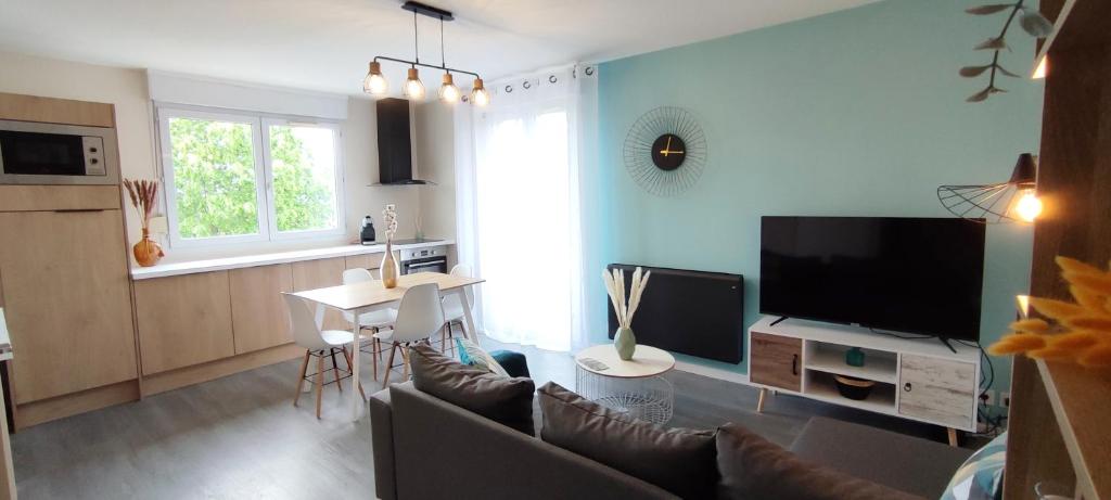 Appartement T2 Cosy, Tout Confort, Balcon Parking, Vue - Saint-Bonnet-de-Mure