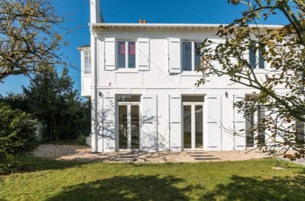 Très Jolie Villa Bianca, Maison Avec Jardin Privé à Deauville - Villers-sur-Mer