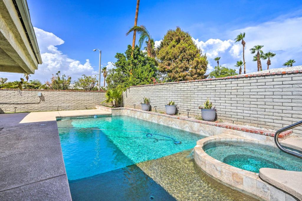 Sun-dappled Palm Desert Retreat With Pool And Spa - Palm Desert, CA