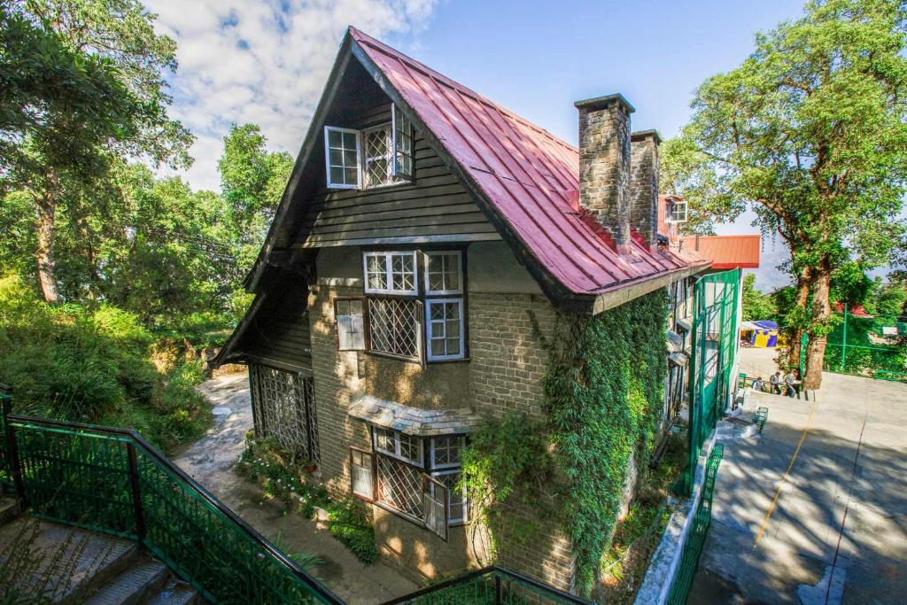 Stayvista At Northwood Cottage With Vintage Luxury - Shimla