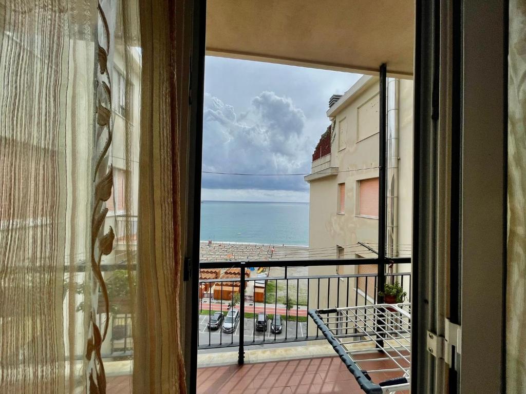 Holiday Home Casa Conchiglia With Sea View & Balcony - Bergeggi