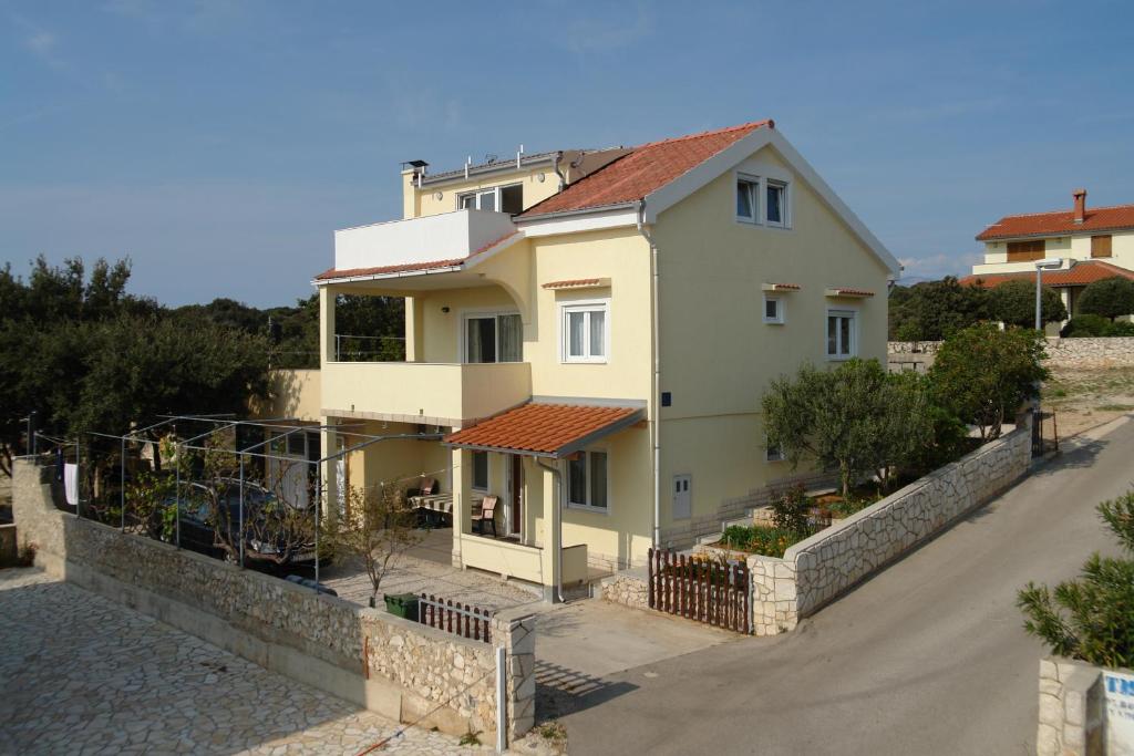 Apartments By The Sea Mandre, Pag - 12969 - Mandre