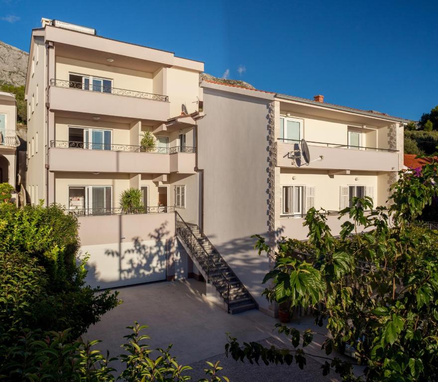 Apartments By The Sea Tucepi, Makarska - 2677 - Podgora