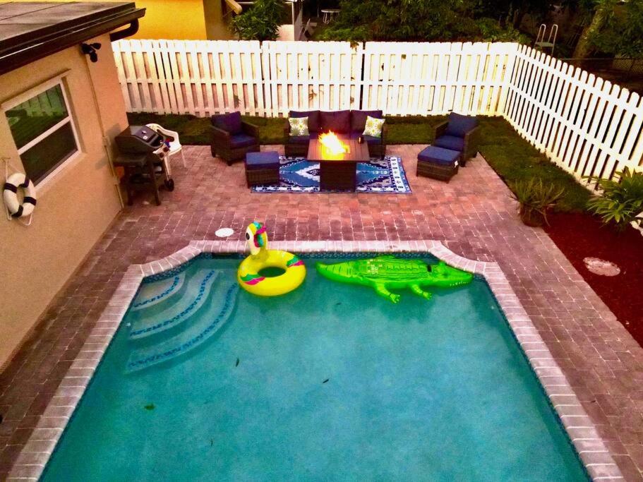 Home In West Palm Beach With Heated Pool - SunFest, West Palm Beach