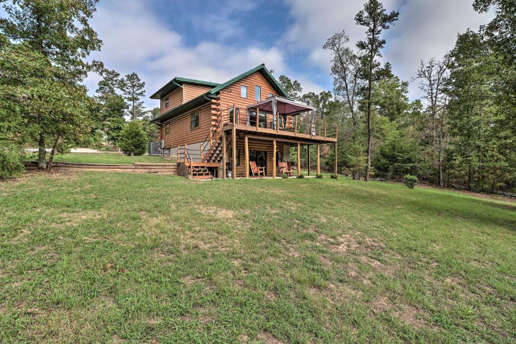 Rural Wooded Cabin Near Trophy Trout Fishing! - Calico Rock, AR
