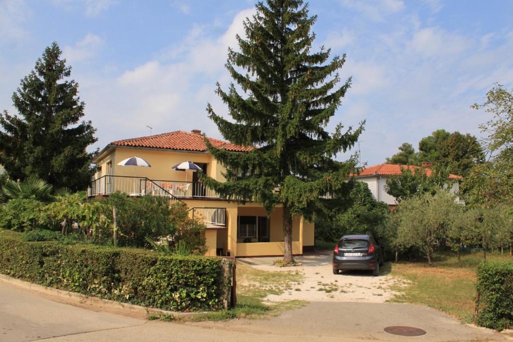 Apartments With A Parking Space Umag - 6978 - Umag