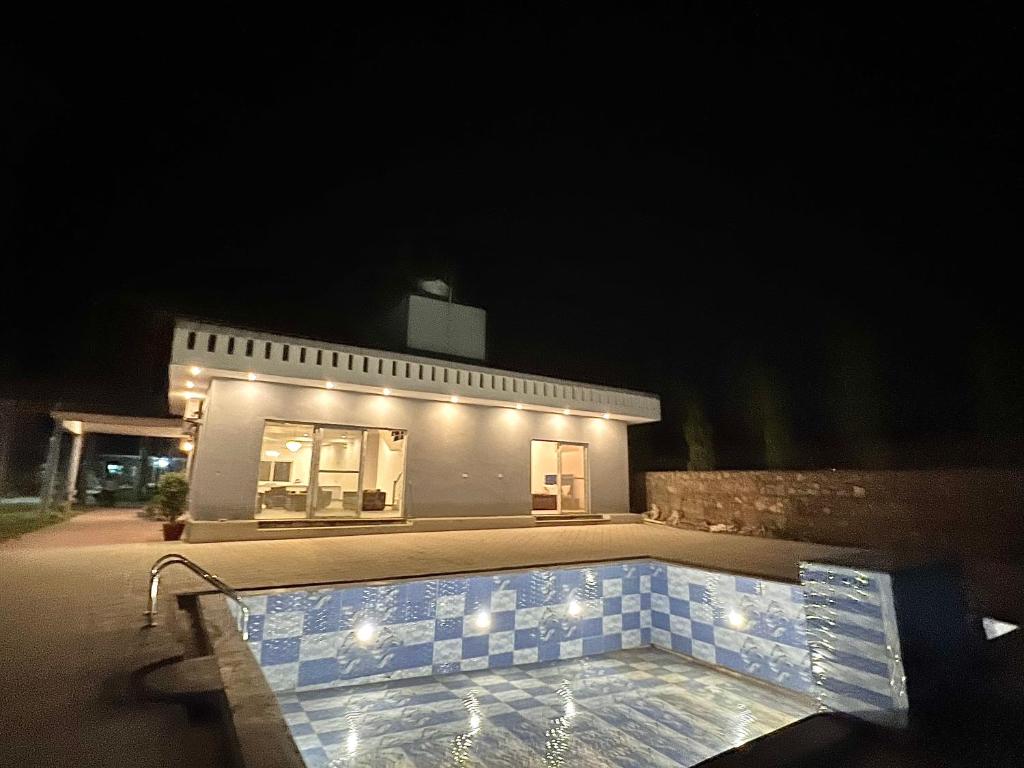 Farm & Pool Party 2 Acre With 2 Rooms - Haryana