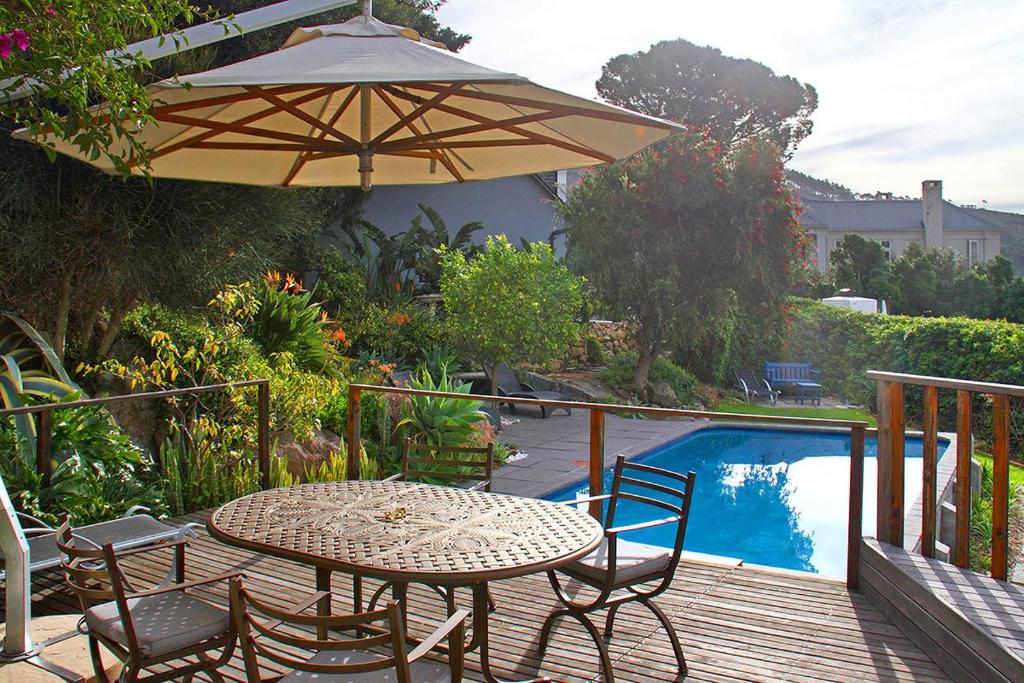 Cape Paradise Lodge And Apartments - Camps Bay