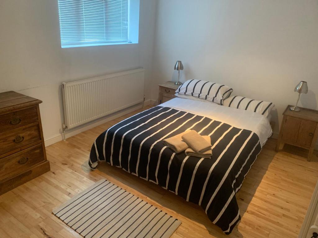 Cozy 1 Bedroom Basement Flat - Notting Hill