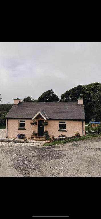 The Wee Pink Cottage - County Donegal, Ireland
