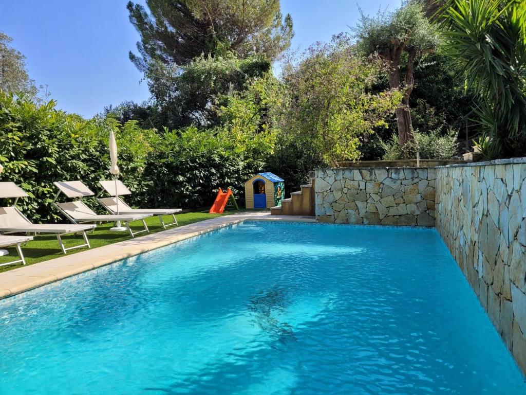 Villa De 2 Chambres Avec Piscine Privee Jardin Clos Et Wifi A La Turbie - Monte-Carlo
