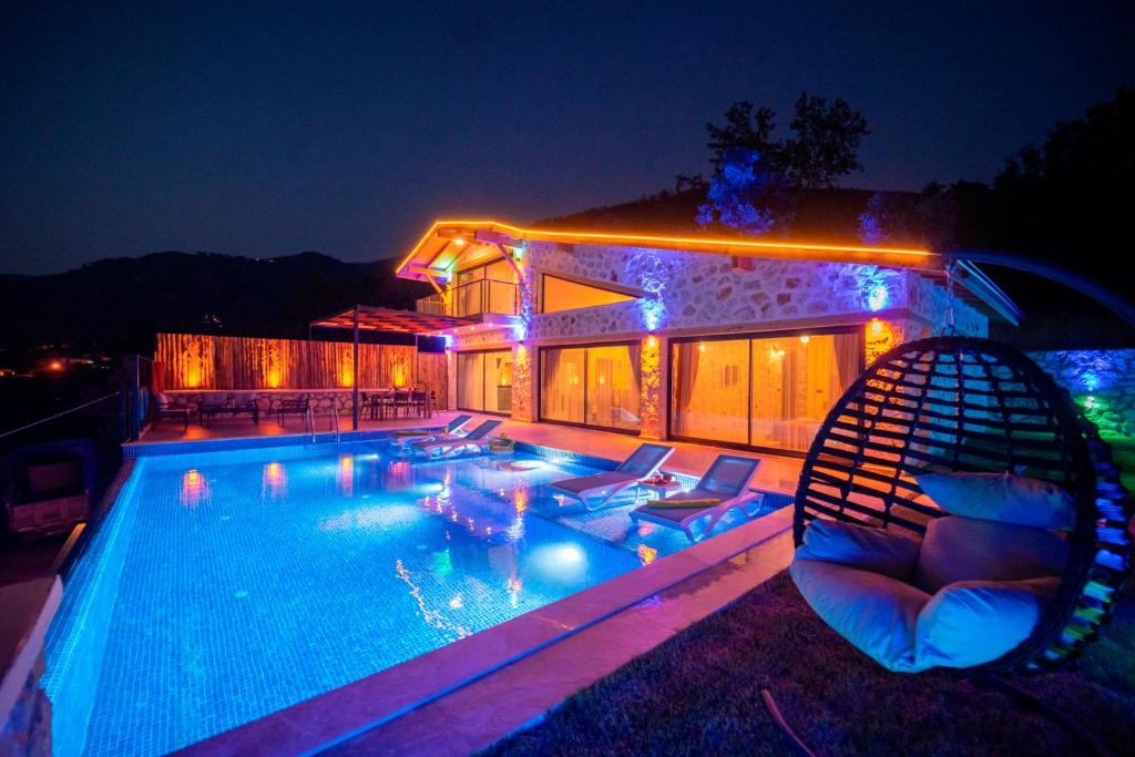 2 Bedroom Holiday Villa with jacuzzi in Kalkan-Villa Elsu - İslamlar