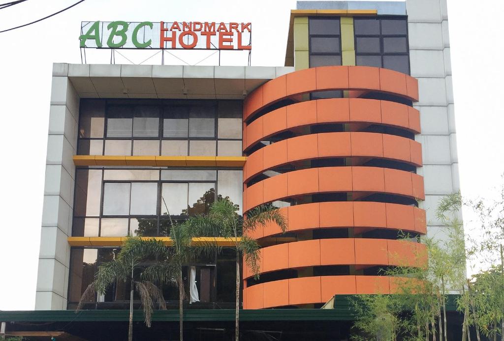 Reddoorz Plus @ Abc Landmark Hotel - Kidapawan