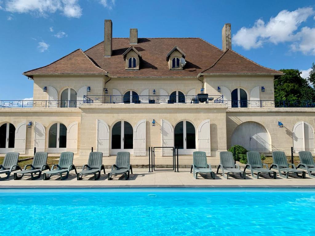 Villa De Charme Avec Piscine Clôturée - Casteljaloux