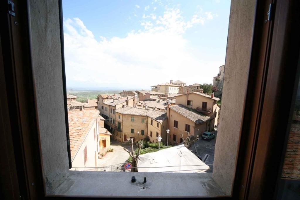 Holiday Apartment Overlooking The Tuscan Country - Montepulciano