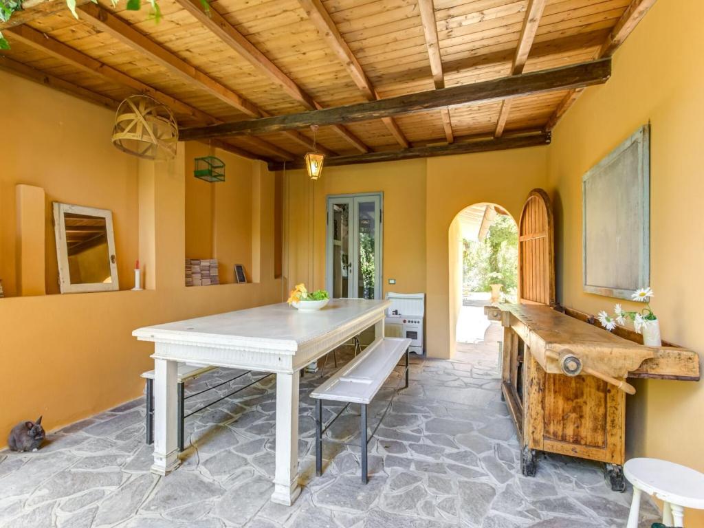 Spacious Holiday Home In Pisa With Private Garden, Terrace - Pisa