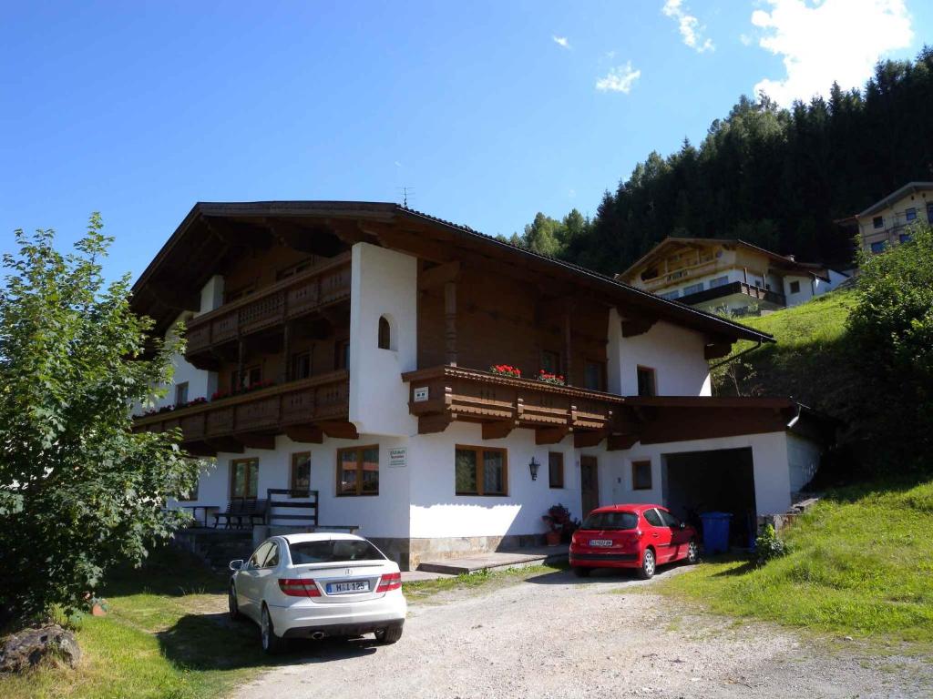 Holiday Apartment With Balcony Close To The Centre - Zillertal
