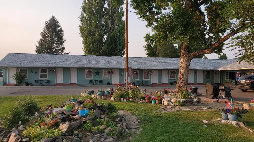 Sage Motel - Wyoming
